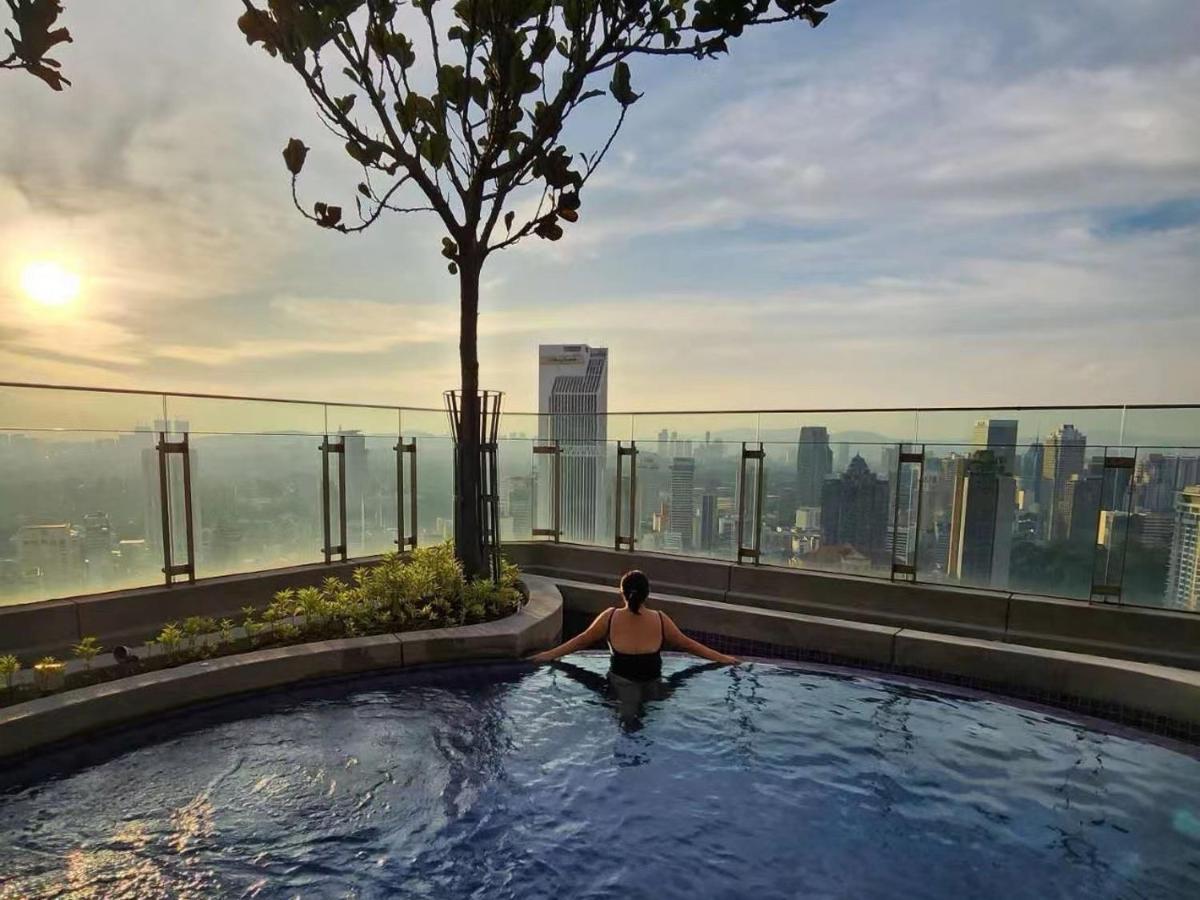 Skyline View In Bukit Bintang The Robertson 42f *