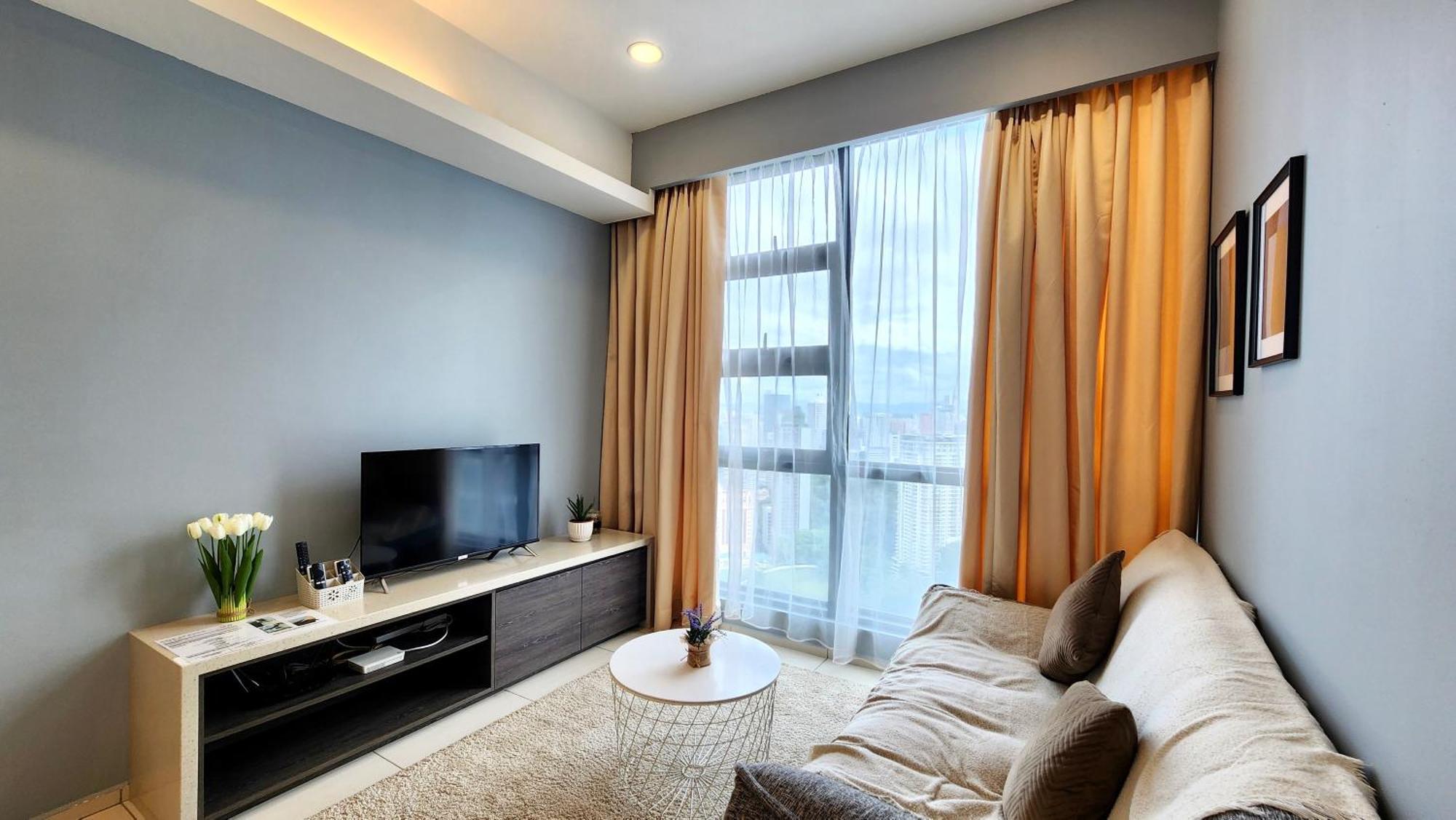 Skyline View In Bukit Bintang The Robertson 42f *