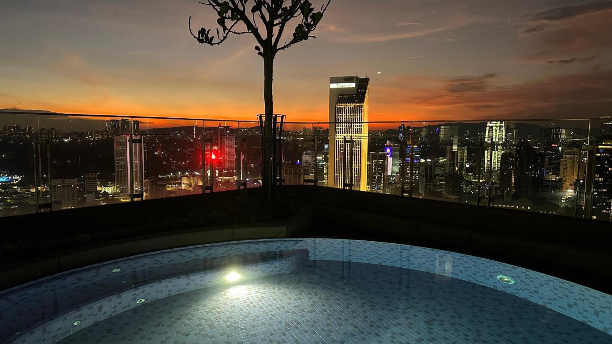 Skyline View In Bukit Bintang The Robertson 42f Pangsapuri *